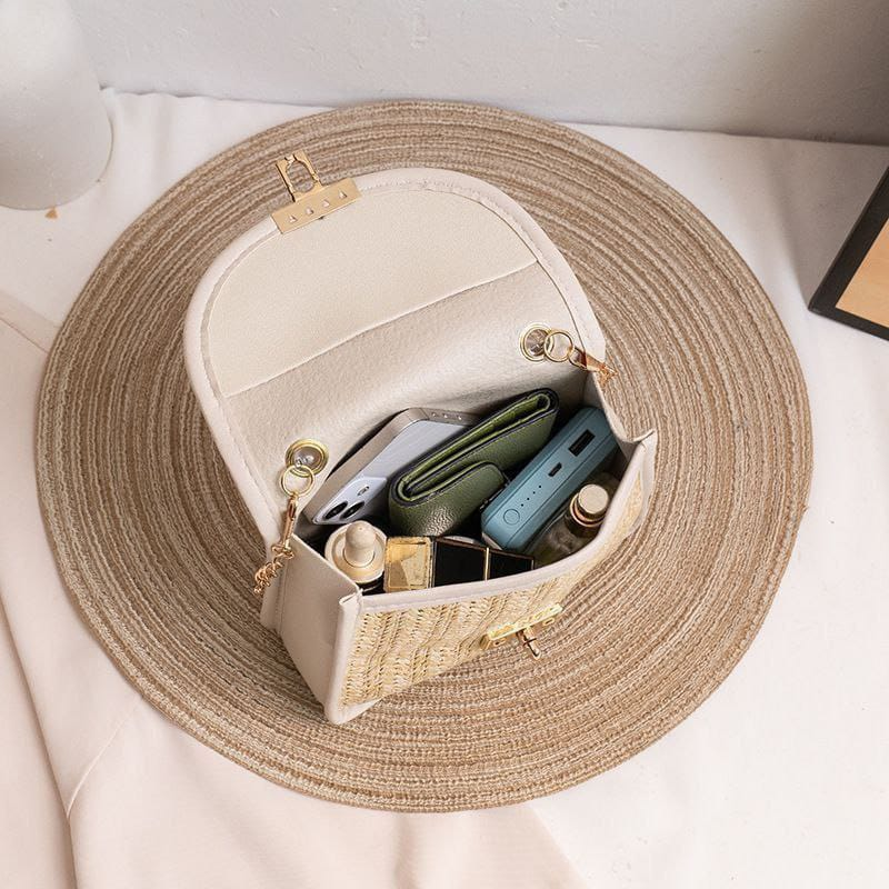 A. Cartera Tejida KR-9