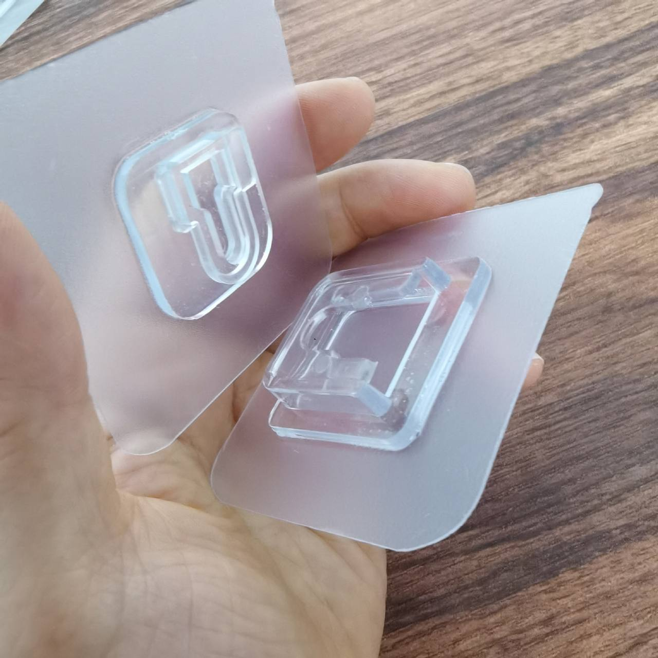Ganchos Pegables de Plástico 8.0 HOGAR