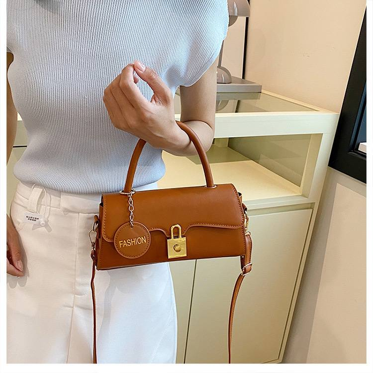 A. Cartera elegante 14.0