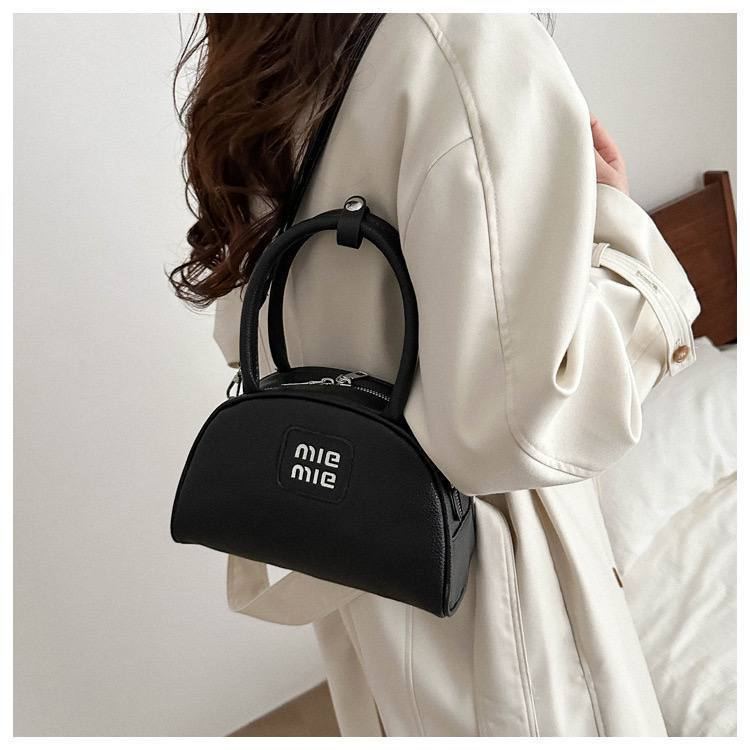 A. Cartera casual pequeña 14.0