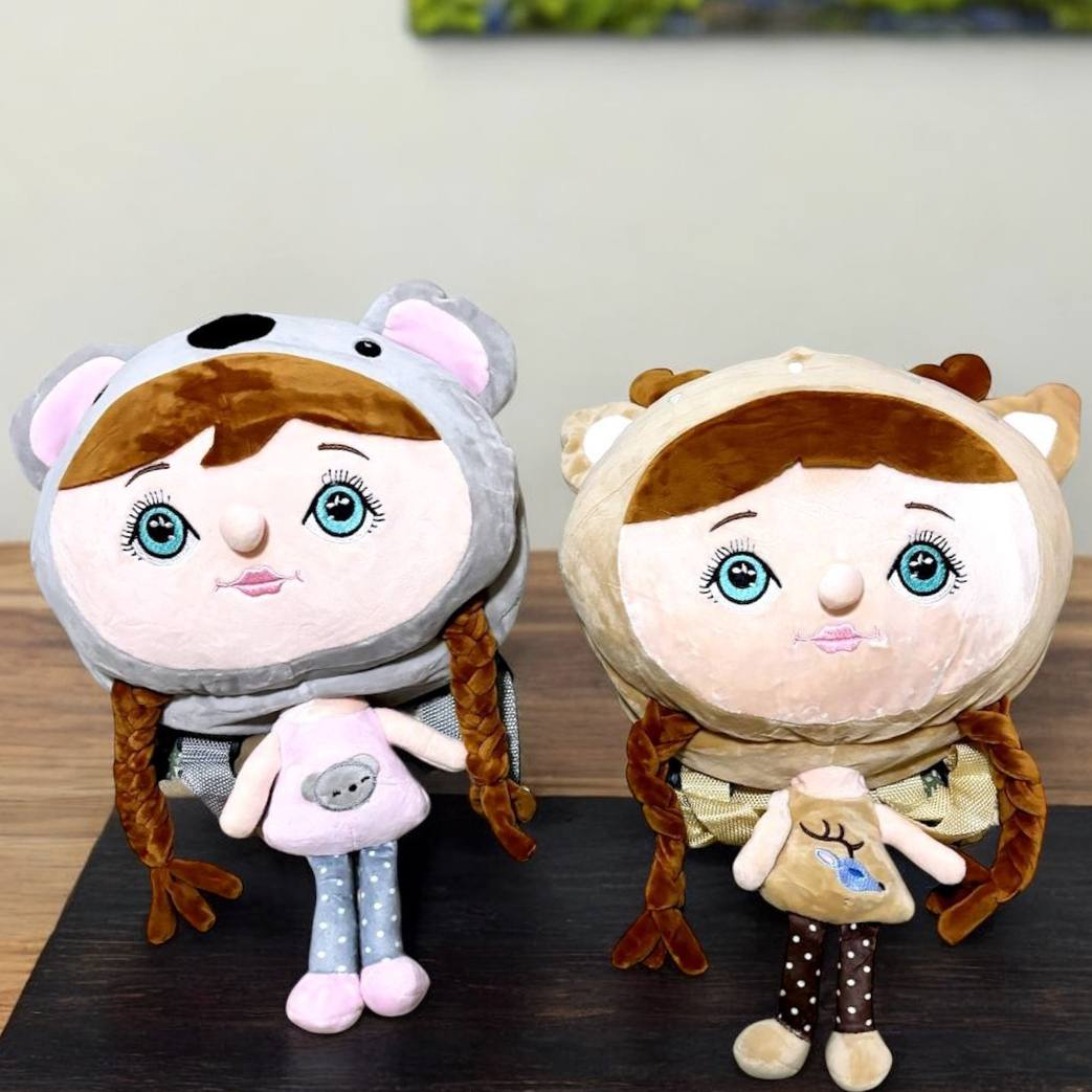 Mochila infantil con diseño de muñeca. 13.0