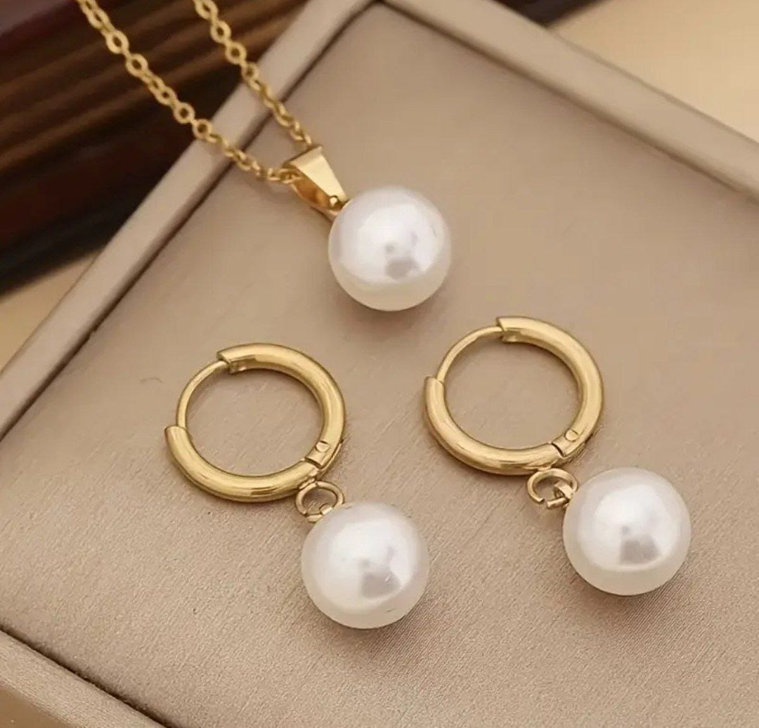 JUEGO DE ARETES Y COLLAR ACERO Y PERLAS B2