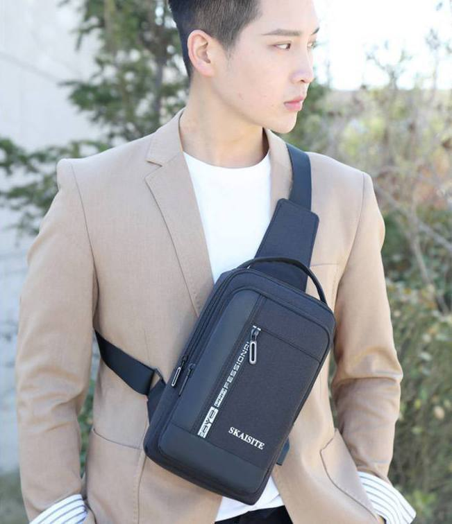 BOLSO CRUZADO CON CABLE USB PARA HOMBRE 1.0