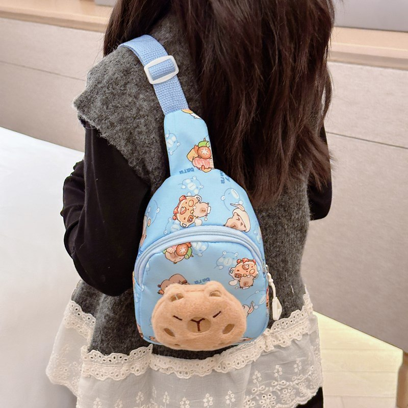 Bolso Infantil  con Pin Capibara 2-006