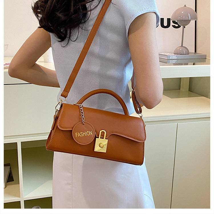 A. Cartera elegante 14.0