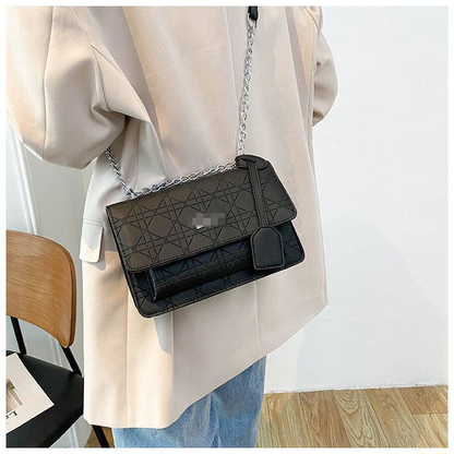 A. Cartera elegante Dior 14.0