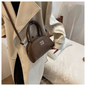 A. Cartera casual pequeña 14.0