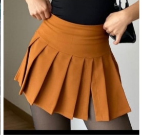 FALDA SHORT PLISADA - R2 - ROPA DE MUJER