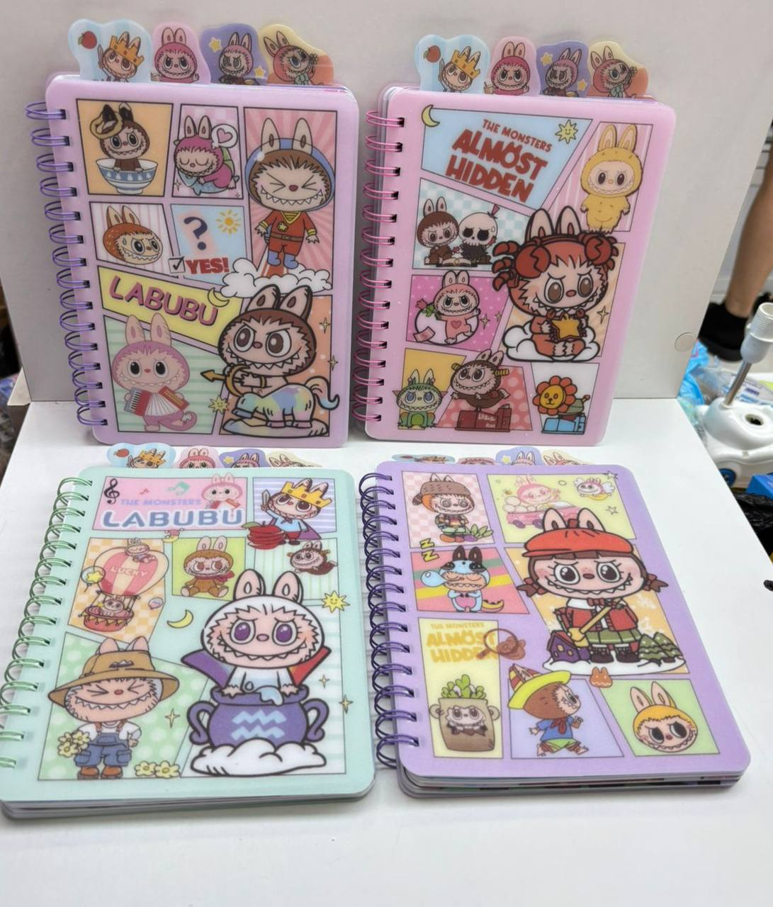CUADERNOS ANILLADOS CON SEPARADORES LABUBU 8.0 PAPELERIA