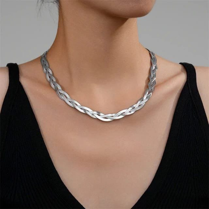 COLLAR TIPO GARGANTILLA EN ACERO B2