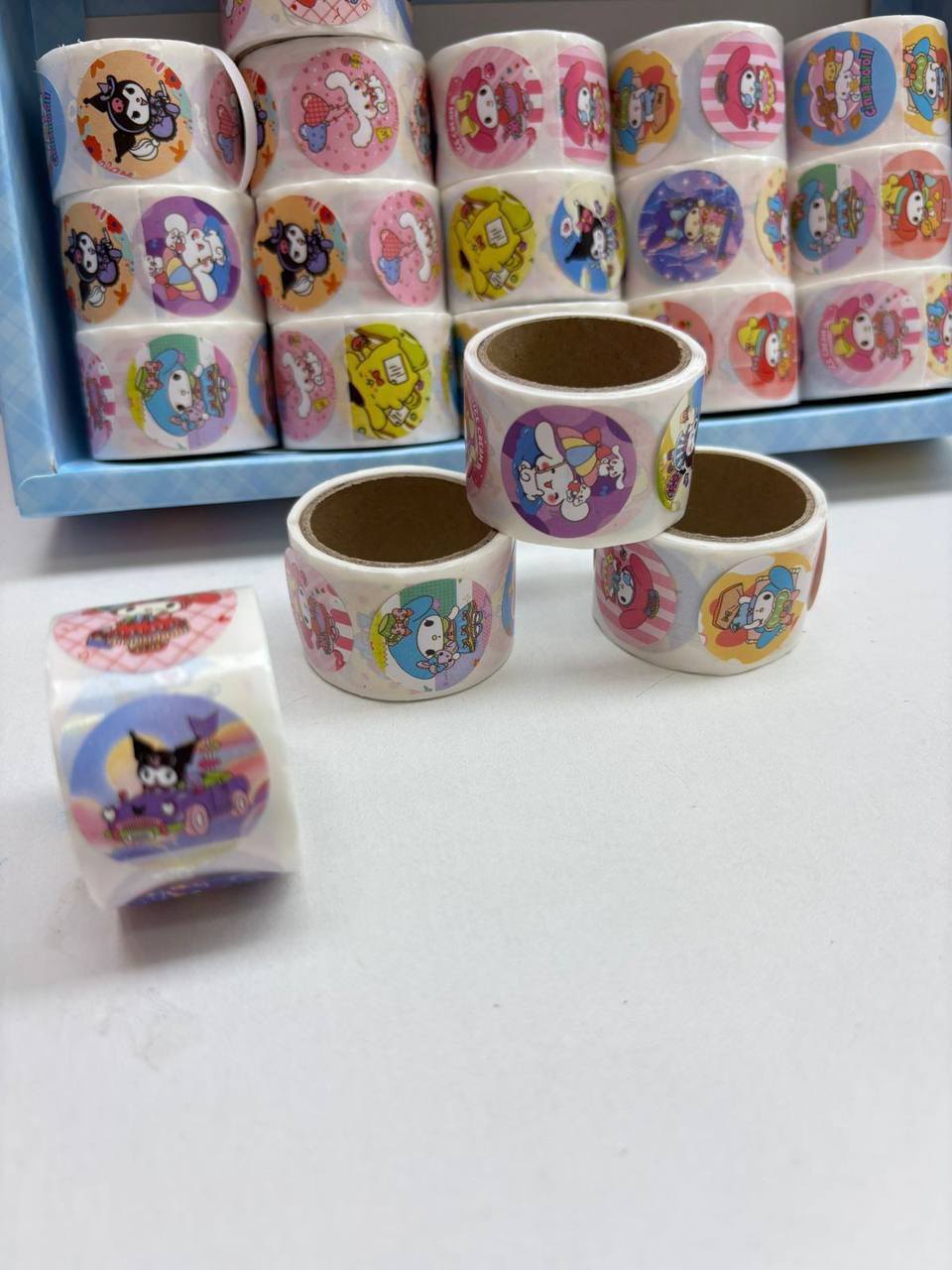 Caja de 20 rollos de Stickers 8.0 PAPELERIA