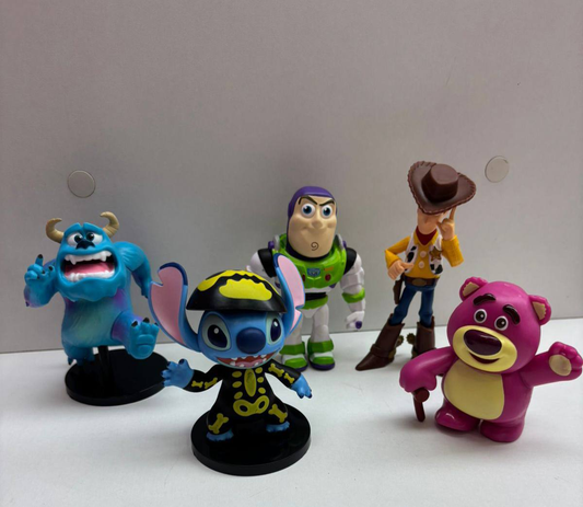 Set Coleccionable Stitch & Sullivan (5 Figuras con Base) 8.0