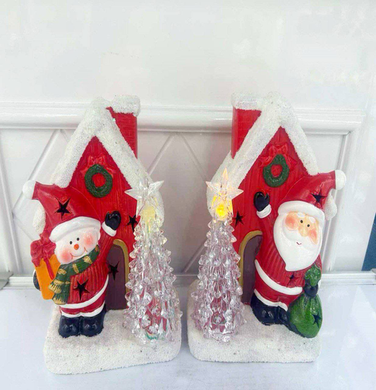 Casita decorativa de Papá Noel con árbol y muñeco de nieve.13.0 NAVIDAD